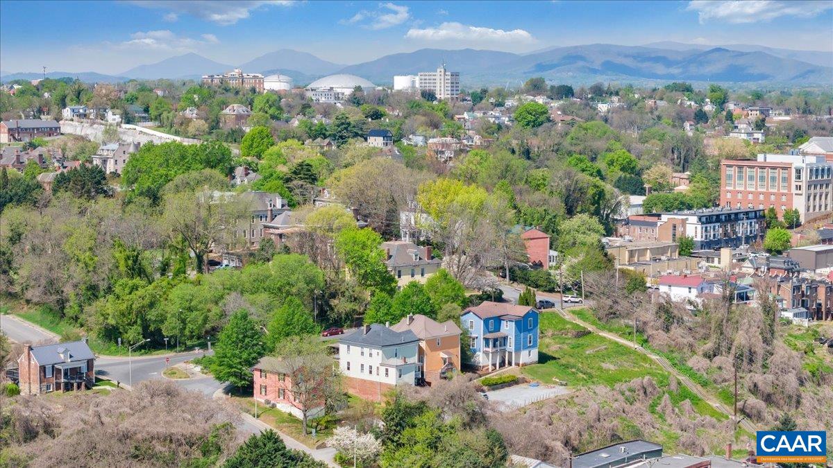 1408 CHURCH ST, LYNCHBURG, Virginia 24504, 5 Bedrooms Bedrooms, ,2 BathroomsBathrooms,Residential,1408 CHURCH ST,675808 MLS # 675808