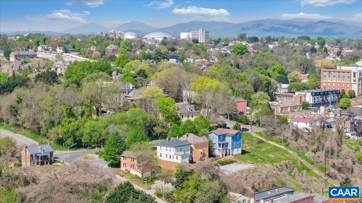 1408 CHURCH ST, LYNCHBURG, Virginia 24504, 5 Bedrooms Bedrooms, ,2 BathroomsBathrooms,Residential,1408 CHURCH ST,675808 MLS # 675808