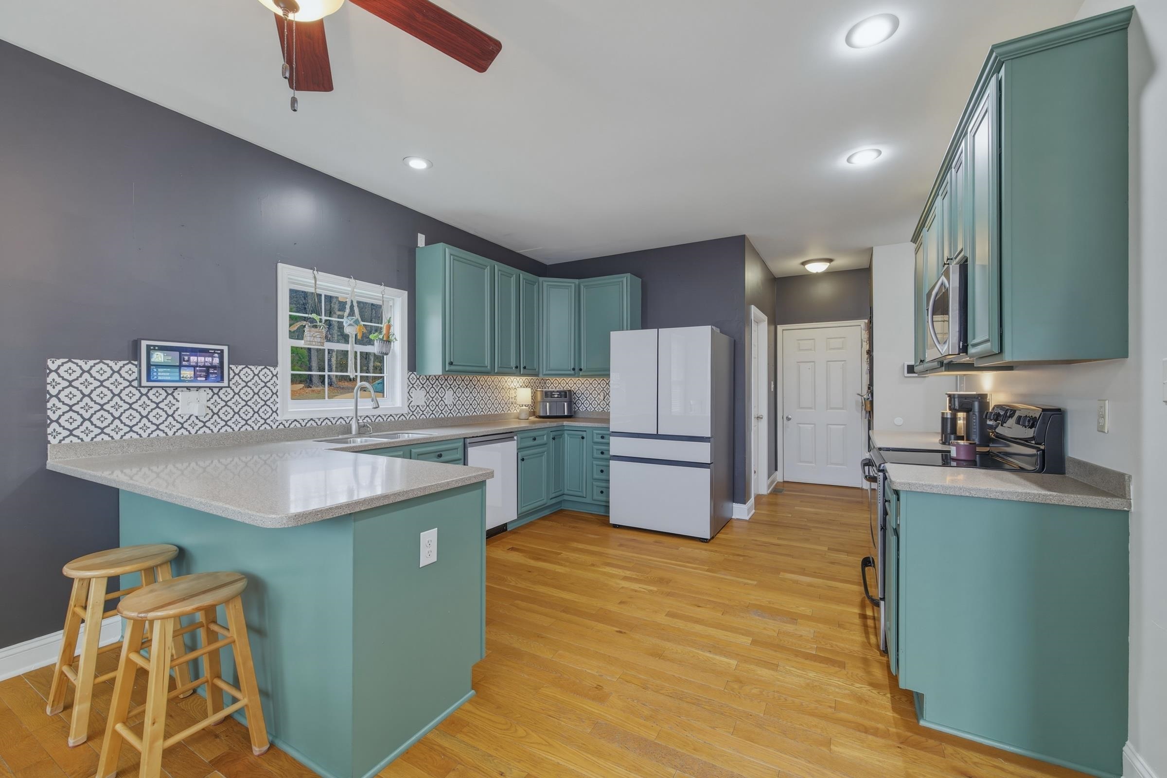 257 HUNTER RD, MAURERTOWN, Virginia 22644, 4 Bedrooms Bedrooms, ,2 BathroomsBathrooms,Residential,257 HUNTER RD,675810 MLS # 675810