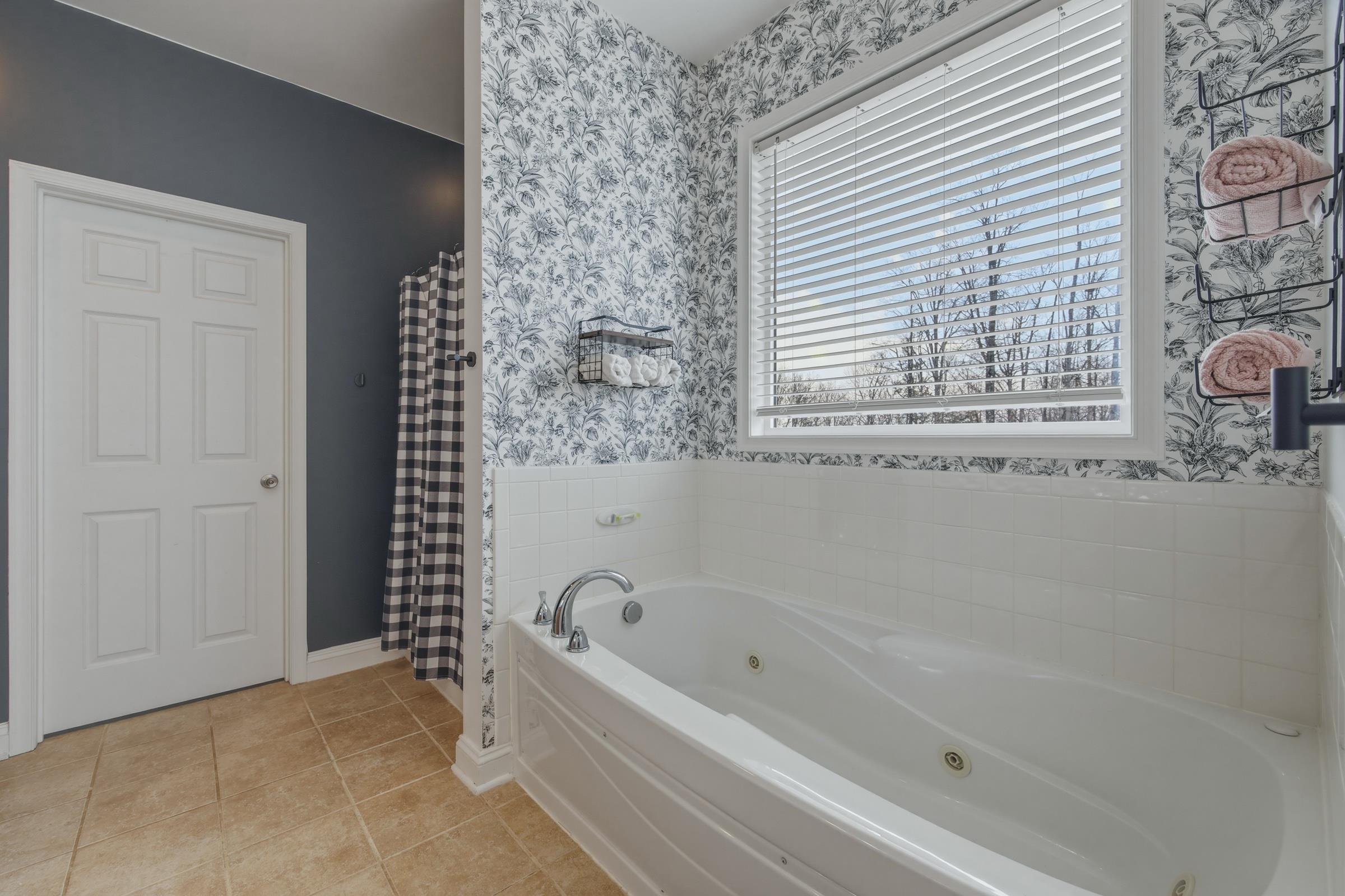 257 HUNTER RD, MAURERTOWN, Virginia 22644, 4 Bedrooms Bedrooms, ,2 BathroomsBathrooms,Residential,257 HUNTER RD,675810 MLS # 675810