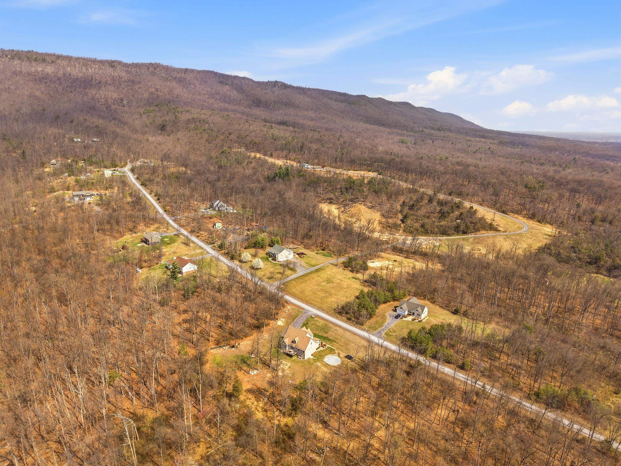 257 HUNTER RD, MAURERTOWN, Virginia 22644, 4 Bedrooms Bedrooms, ,2 BathroomsBathrooms,Residential,257 HUNTER RD,675810 MLS # 675810