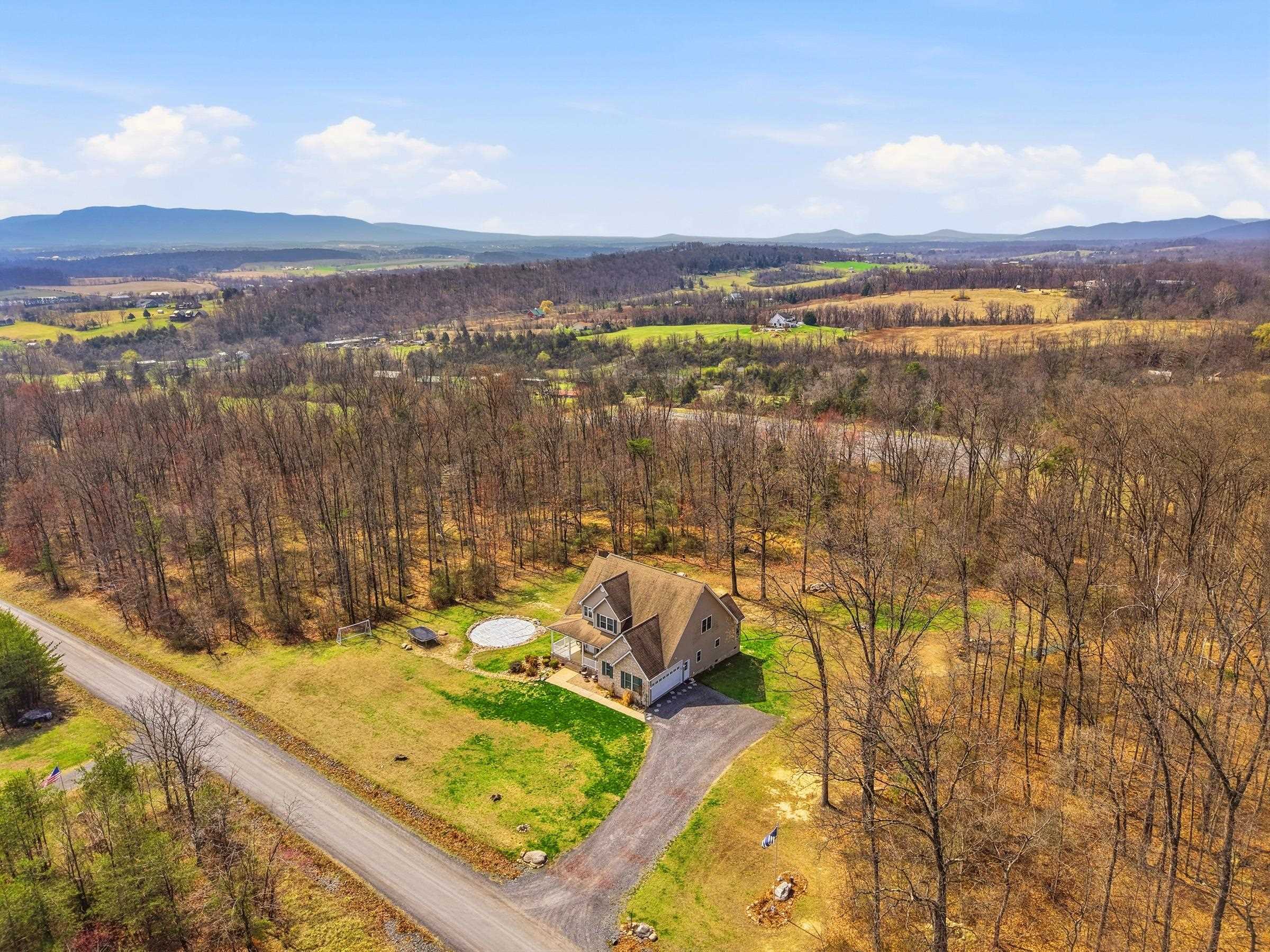 257 HUNTER RD, MAURERTOWN, Virginia 22644, 4 Bedrooms Bedrooms, ,2 BathroomsBathrooms,Residential,257 HUNTER RD,675810 MLS # 675810