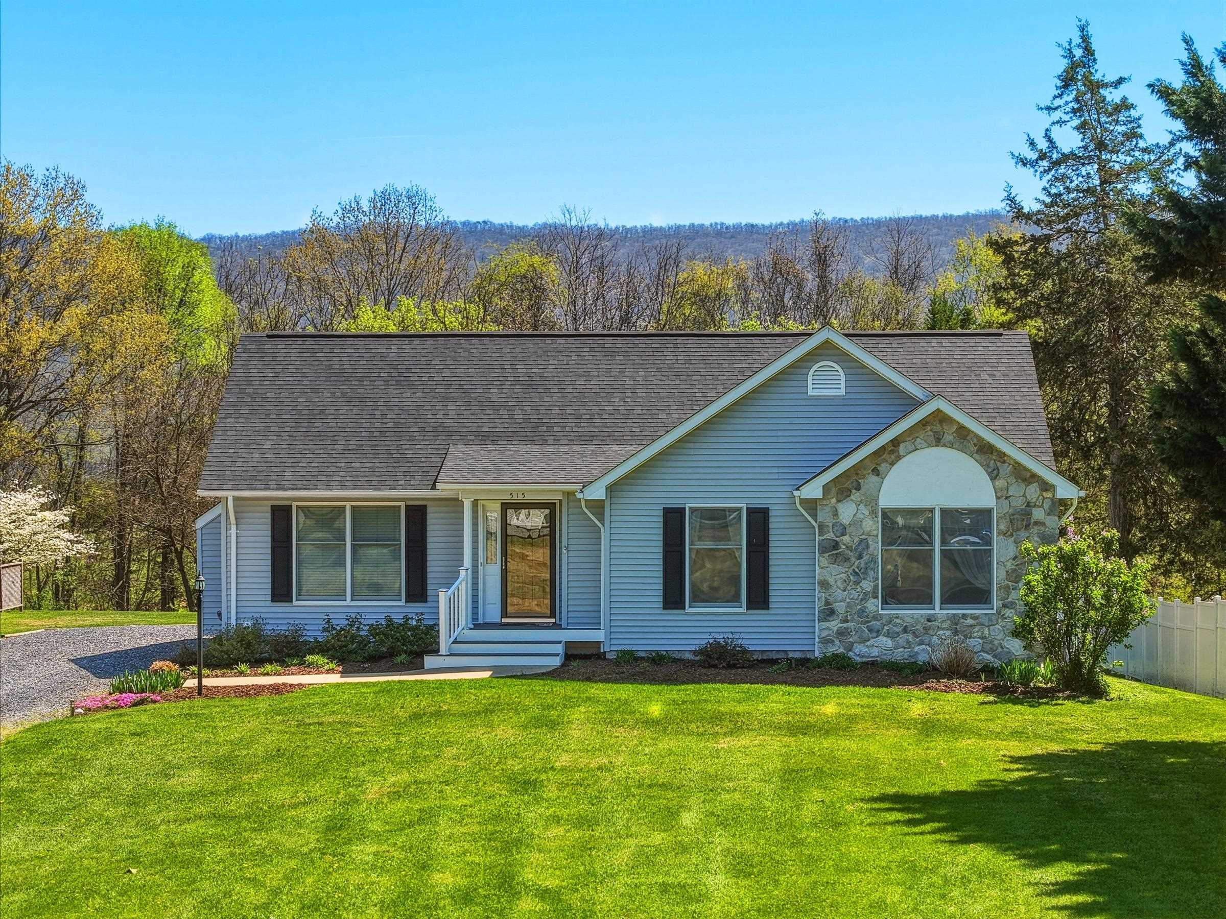 515 HOLLINGSWORTH RD, WOODSTOCK, Virginia 22664, 3 Bedrooms Bedrooms, ,2 BathroomsBathrooms,Residential,515 HOLLINGSWORTH RD,675812 MLS # 675812