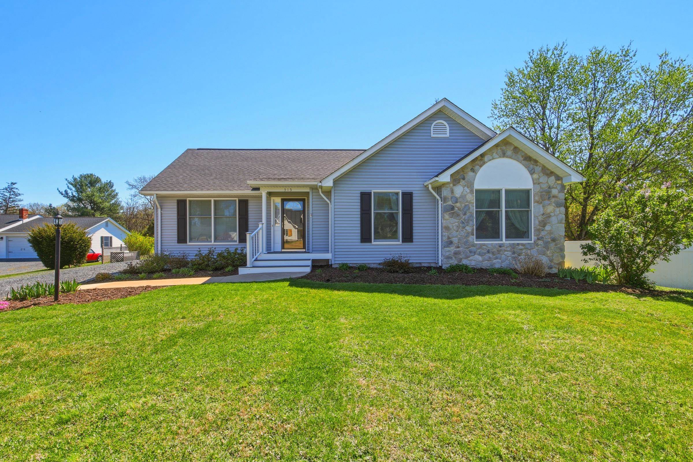 515 HOLLINGSWORTH RD, WOODSTOCK, Virginia 22664, 3 Bedrooms Bedrooms, ,2 BathroomsBathrooms,Residential,515 HOLLINGSWORTH RD,675812 MLS # 675812