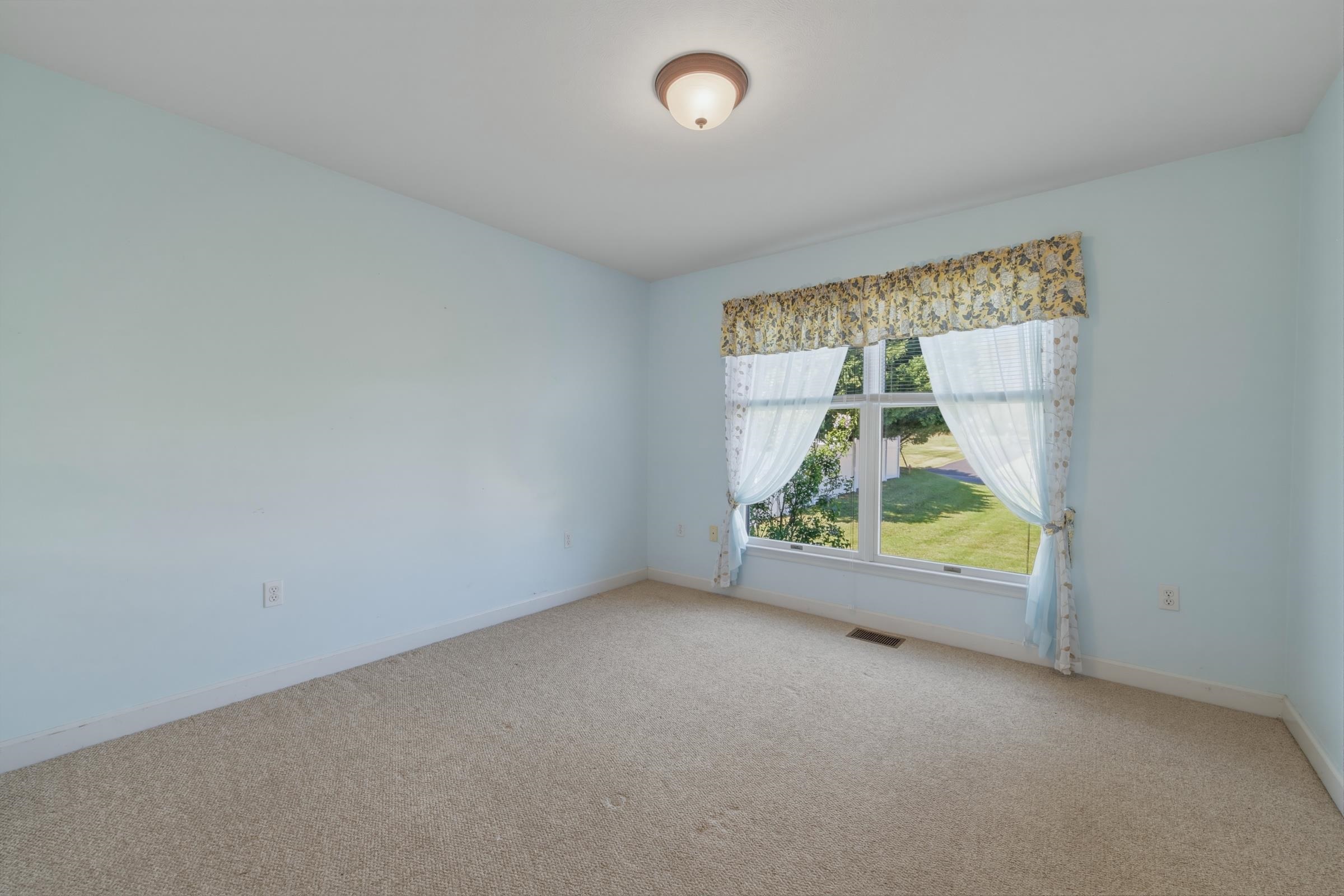 515 HOLLINGSWORTH RD, WOODSTOCK, Virginia 22664, 3 Bedrooms Bedrooms, ,2 BathroomsBathrooms,Residential,515 HOLLINGSWORTH RD,675812 MLS # 675812