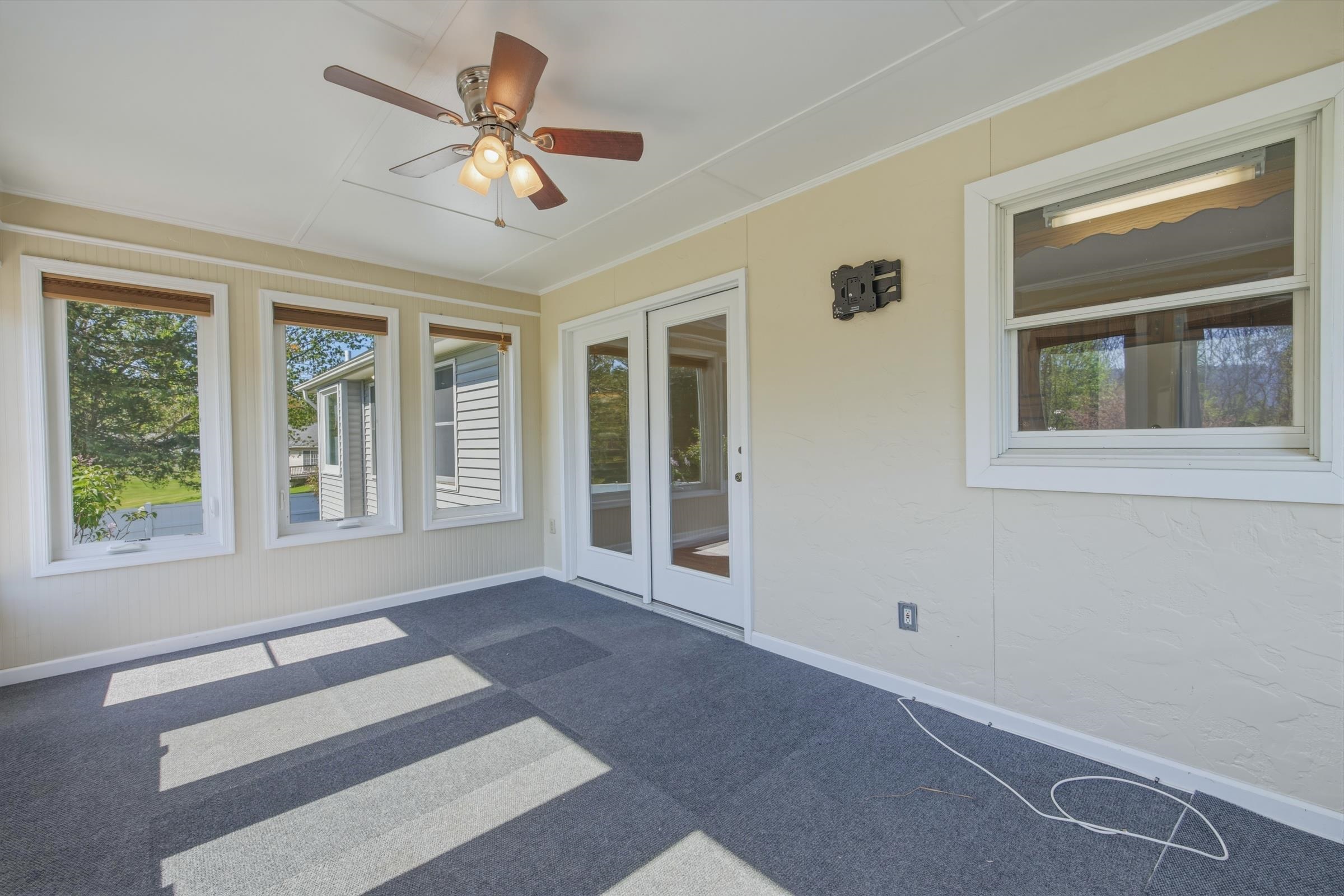 515 HOLLINGSWORTH RD, WOODSTOCK, Virginia 22664, 3 Bedrooms Bedrooms, ,2 BathroomsBathrooms,Residential,515 HOLLINGSWORTH RD,675812 MLS # 675812