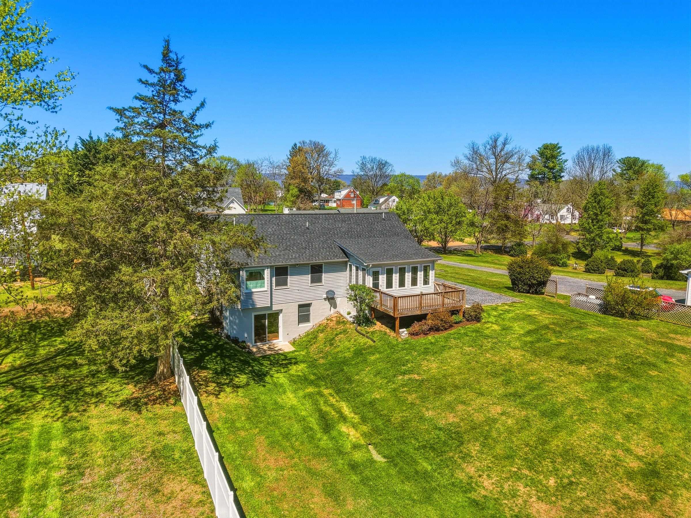 515 HOLLINGSWORTH RD, WOODSTOCK, Virginia 22664, 3 Bedrooms Bedrooms, ,2 BathroomsBathrooms,Residential,515 HOLLINGSWORTH RD,675812 MLS # 675812