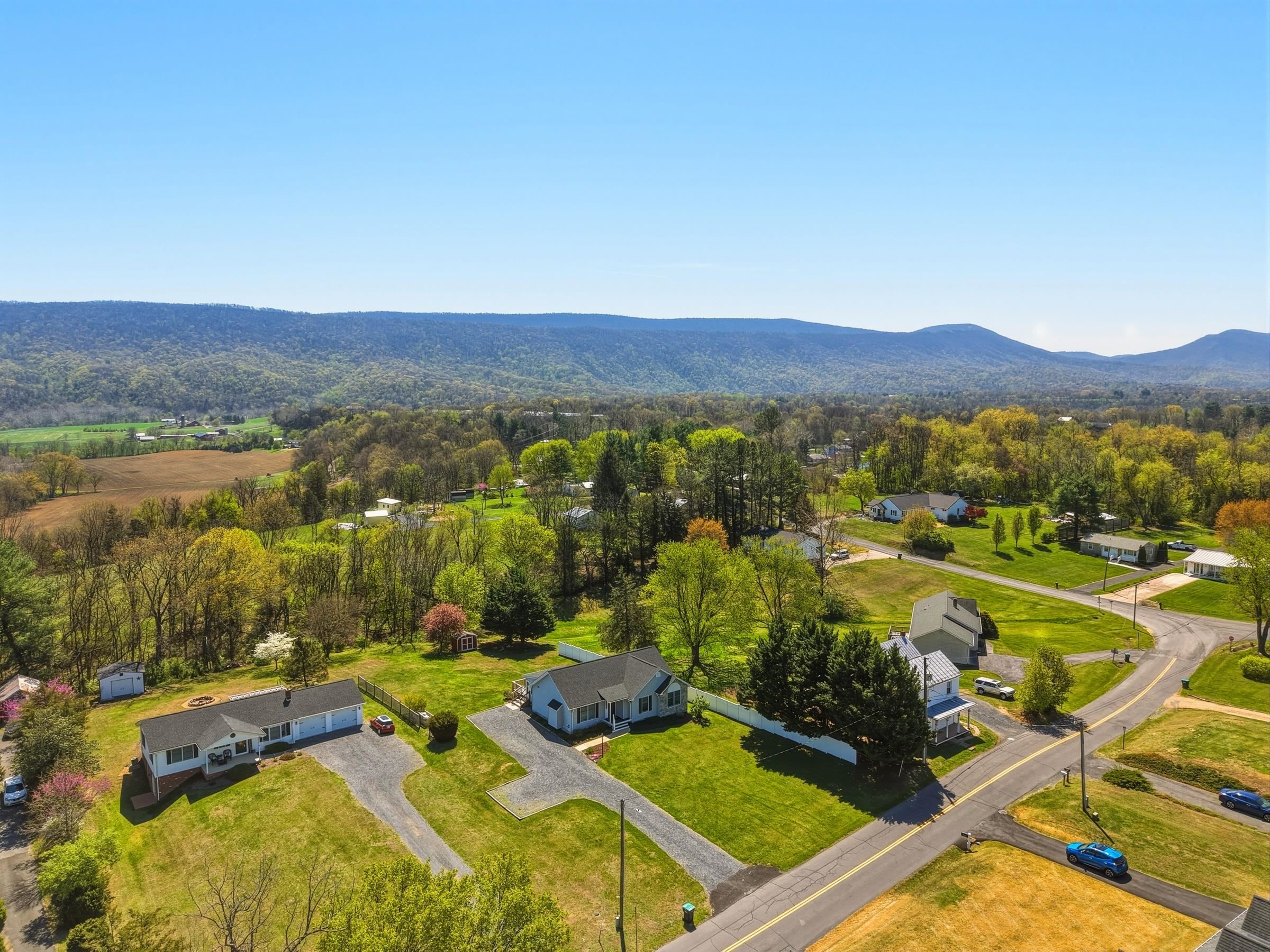 515 HOLLINGSWORTH RD, WOODSTOCK, Virginia 22664, 3 Bedrooms Bedrooms, ,2 BathroomsBathrooms,Residential,515 HOLLINGSWORTH RD,675812 MLS # 675812