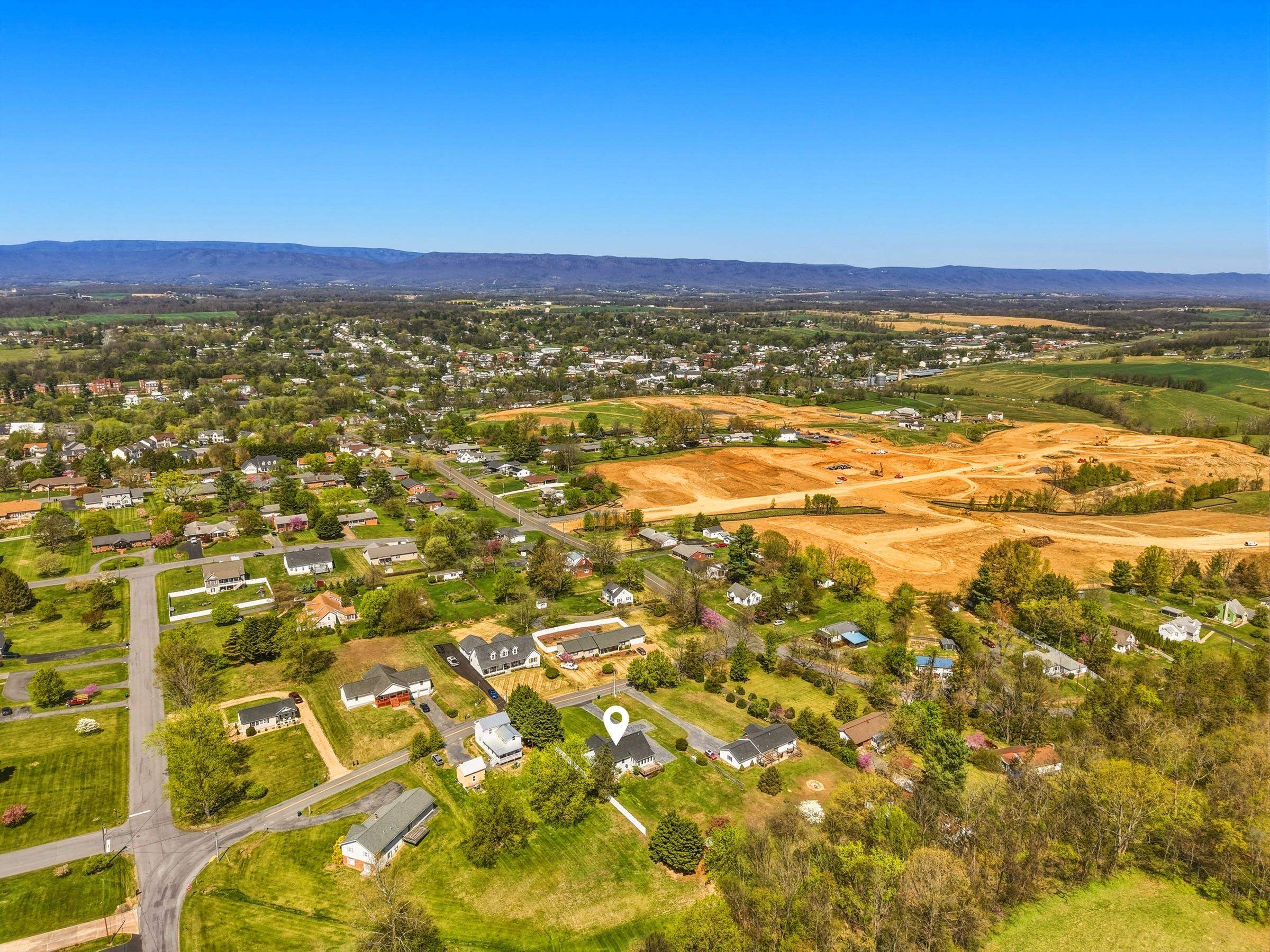 515 HOLLINGSWORTH RD, WOODSTOCK, Virginia 22664, 3 Bedrooms Bedrooms, ,2 BathroomsBathrooms,Residential,515 HOLLINGSWORTH RD,675812 MLS # 675812