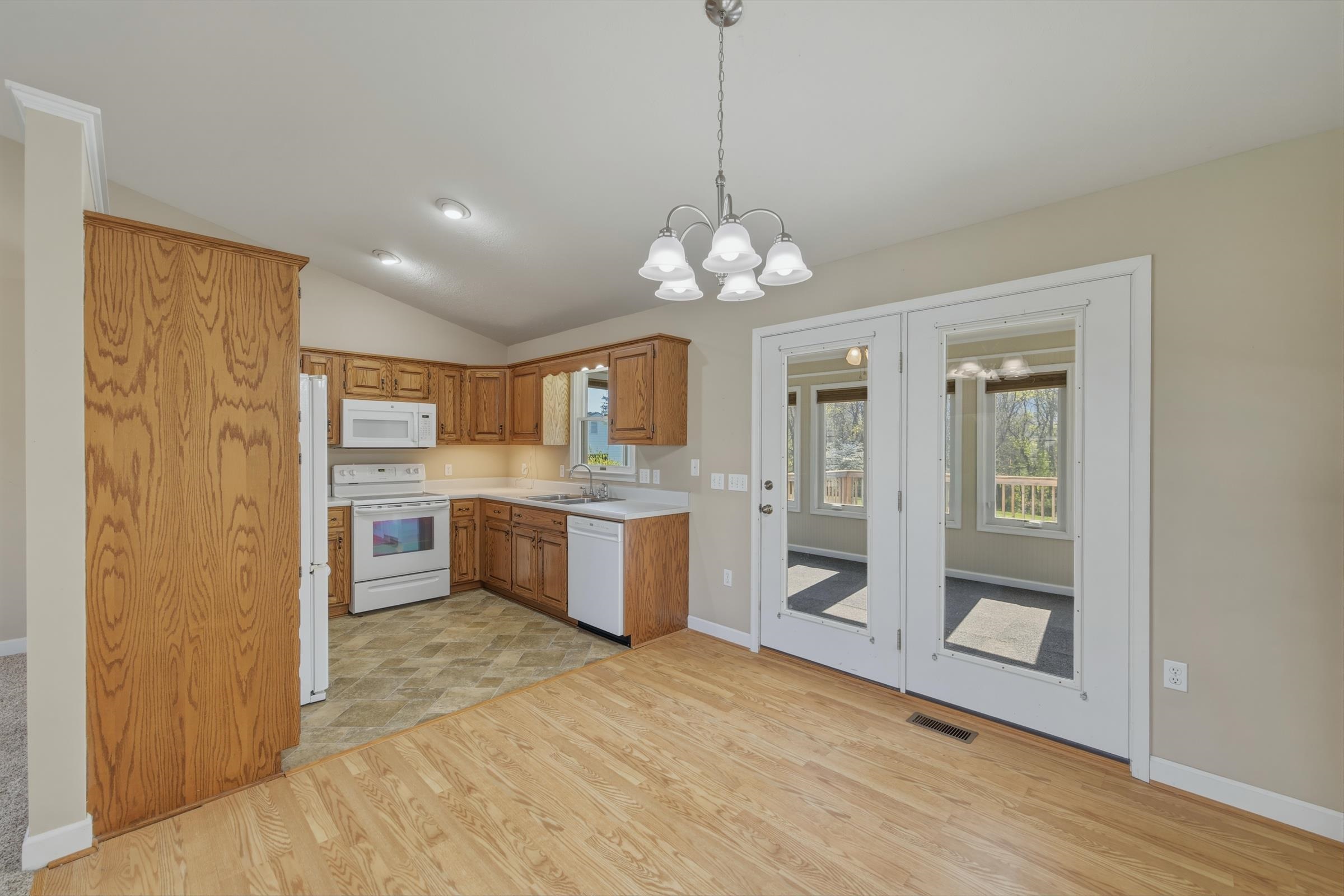 515 HOLLINGSWORTH RD, WOODSTOCK, Virginia 22664, 3 Bedrooms Bedrooms, ,2 BathroomsBathrooms,Residential,515 HOLLINGSWORTH RD,675812 MLS # 675812