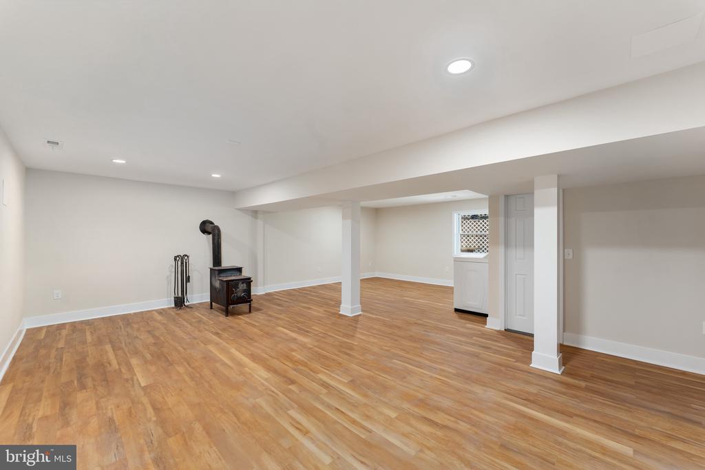 2367 N LAKESHORE DR, LOUISA, Virginia 23093, 3 Bedrooms Bedrooms, ,2 BathroomsBathrooms,Residential,2367 N LAKESHORE DR,VALA2009218 MLS # VALA2009218