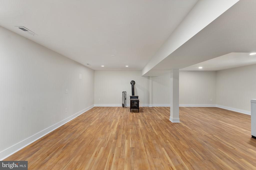 2367 N LAKESHORE DR, LOUISA, Virginia 23093, 3 Bedrooms Bedrooms, ,2 BathroomsBathrooms,Residential,2367 N LAKESHORE DR,VALA2009218 MLS # VALA2009218