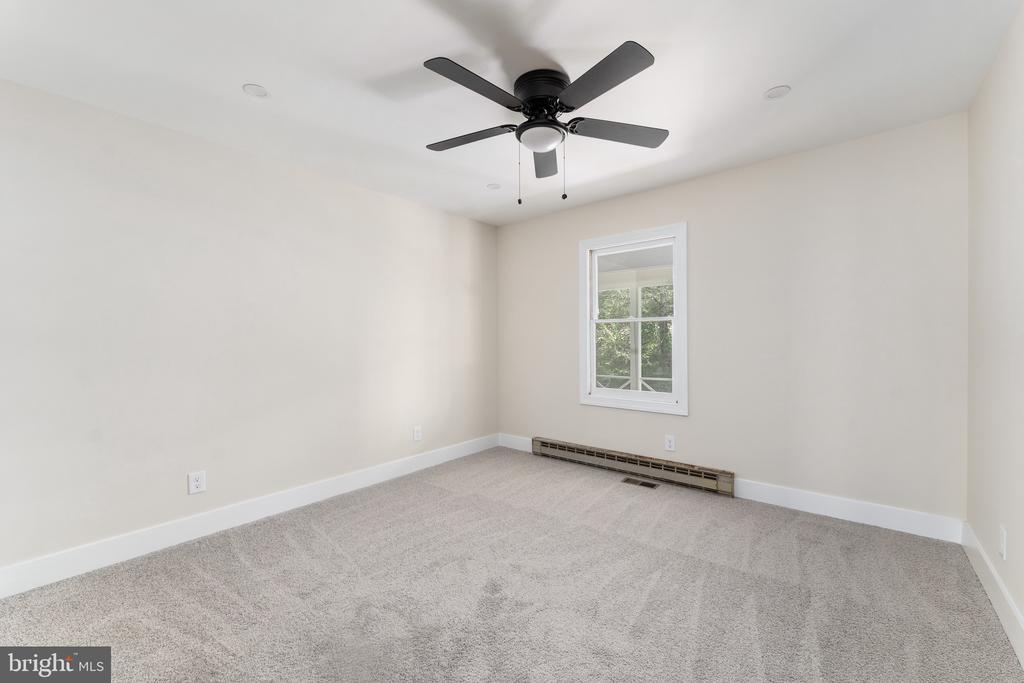 2367 N LAKESHORE DR, LOUISA, Virginia 23093, 3 Bedrooms Bedrooms, ,2 BathroomsBathrooms,Residential,2367 N LAKESHORE DR,VALA2009218 MLS # VALA2009218