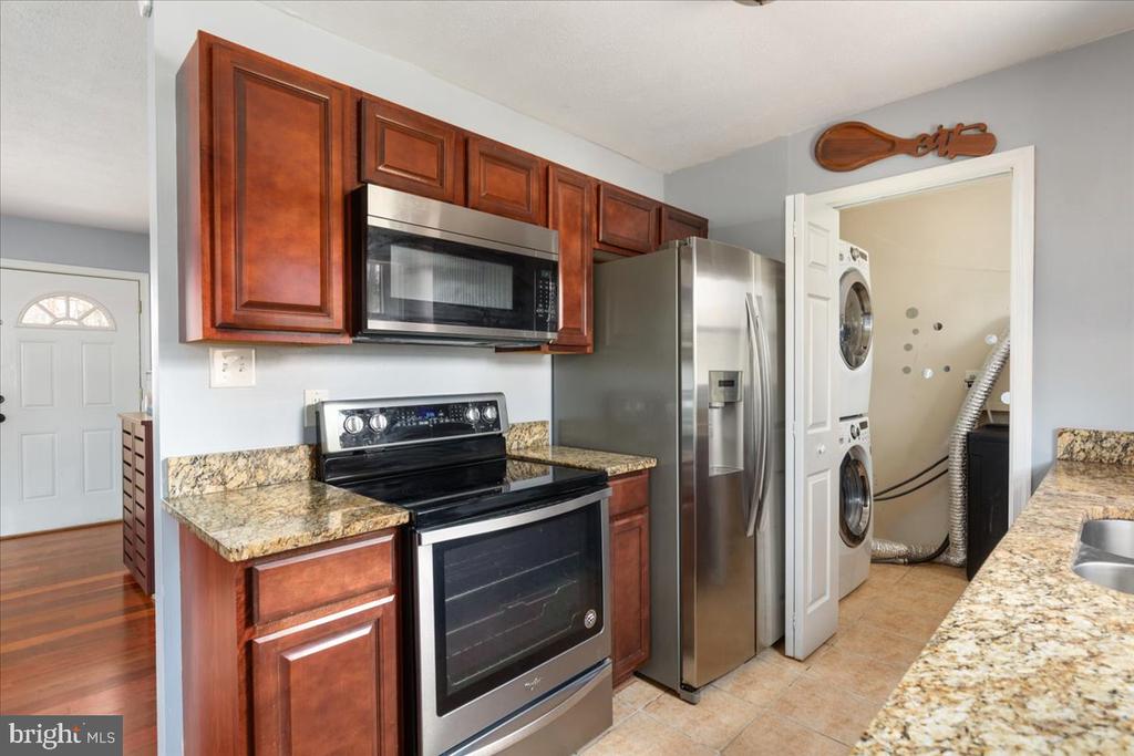 904 LAKEVIEW PKWY, LOCUST GROVE, Virginia 22508, 3 Bedrooms Bedrooms, ,2 BathroomsBathrooms,Residential,904 LAKEVIEW PKWY,VAOR2013436 MLS # VAOR2013436