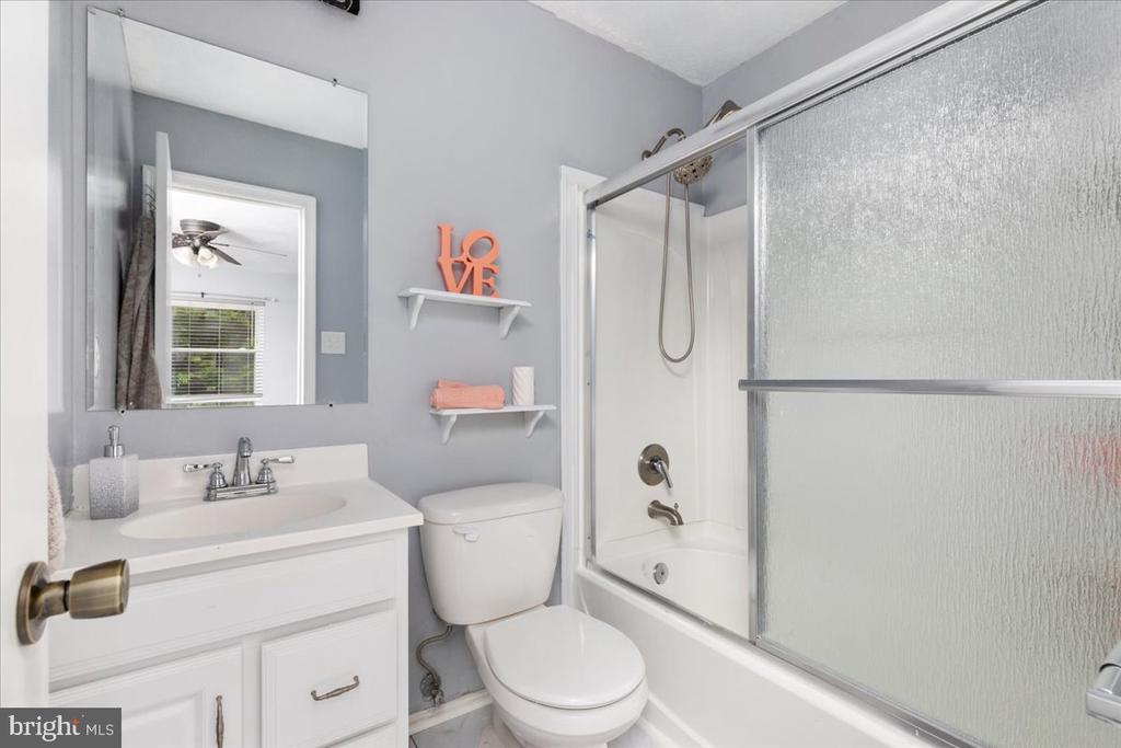 904 LAKEVIEW PKWY, LOCUST GROVE, Virginia 22508, 3 Bedrooms Bedrooms, ,2 BathroomsBathrooms,Residential,904 LAKEVIEW PKWY,VAOR2013436 MLS # VAOR2013436