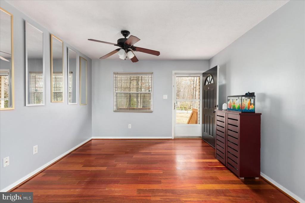 904 LAKEVIEW PKWY, LOCUST GROVE, Virginia 22508, 3 Bedrooms Bedrooms, ,2 BathroomsBathrooms,Residential,904 LAKEVIEW PKWY,VAOR2013436 MLS # VAOR2013436