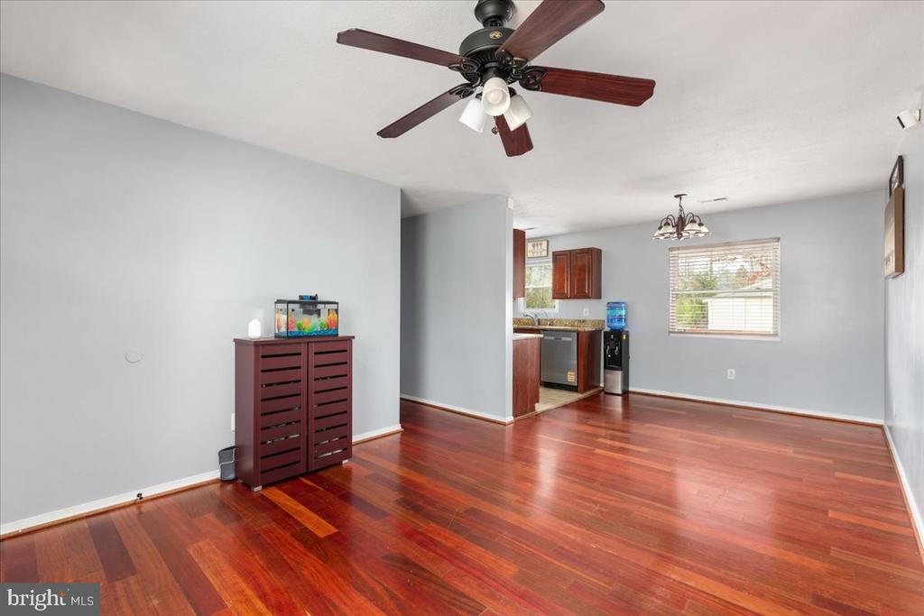 904 LAKEVIEW PKWY, LOCUST GROVE, Virginia 22508, 3 Bedrooms Bedrooms, ,2 BathroomsBathrooms,Residential,904 LAKEVIEW PKWY,VAOR2013436 MLS # VAOR2013436