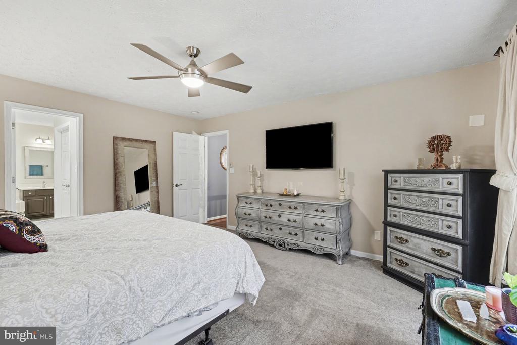 100 NUGGET DR, LOCUST GROVE, Virginia 22508, 5 Bedrooms Bedrooms, ,3 BathroomsBathrooms,Residential,100 NUGGET DR,VAOR2013596 MLS # VAOR2013596