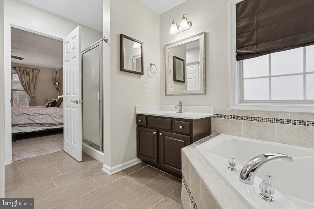 100 NUGGET DR, LOCUST GROVE, Virginia 22508, 5 Bedrooms Bedrooms, ,3 BathroomsBathrooms,Residential,100 NUGGET DR,VAOR2013596 MLS # VAOR2013596