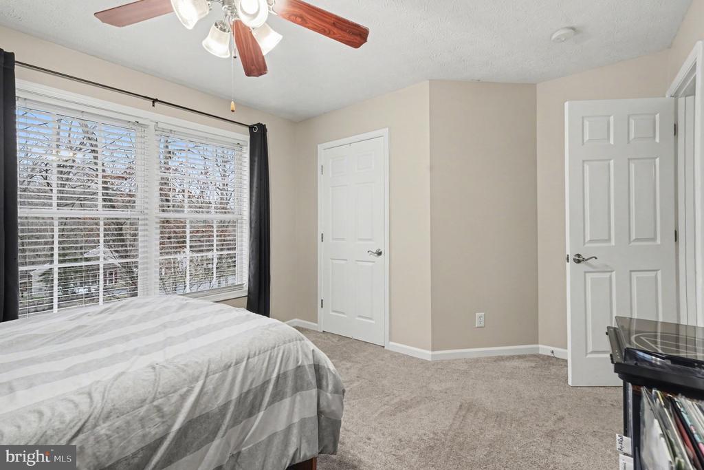 100 NUGGET DR, LOCUST GROVE, Virginia 22508, 5 Bedrooms Bedrooms, ,3 BathroomsBathrooms,Residential,100 NUGGET DR,VAOR2013596 MLS # VAOR2013596