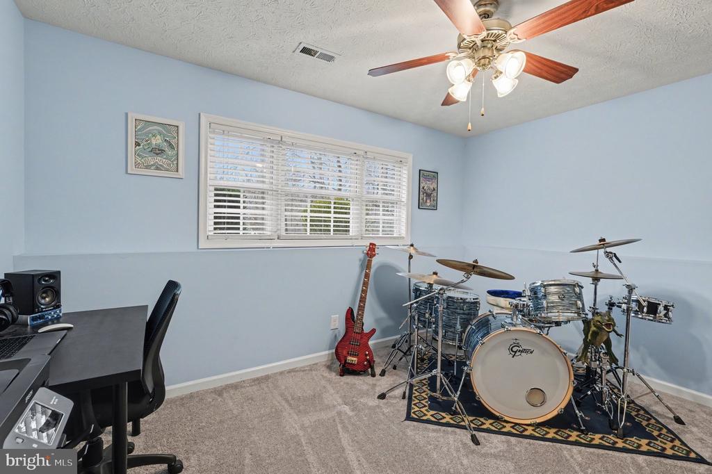 100 NUGGET DR, LOCUST GROVE, Virginia 22508, 5 Bedrooms Bedrooms, ,3 BathroomsBathrooms,Residential,100 NUGGET DR,VAOR2013596 MLS # VAOR2013596