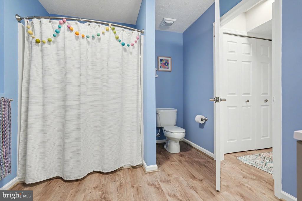 100 NUGGET DR, LOCUST GROVE, Virginia 22508, 5 Bedrooms Bedrooms, ,3 BathroomsBathrooms,Residential,100 NUGGET DR,VAOR2013596 MLS # VAOR2013596