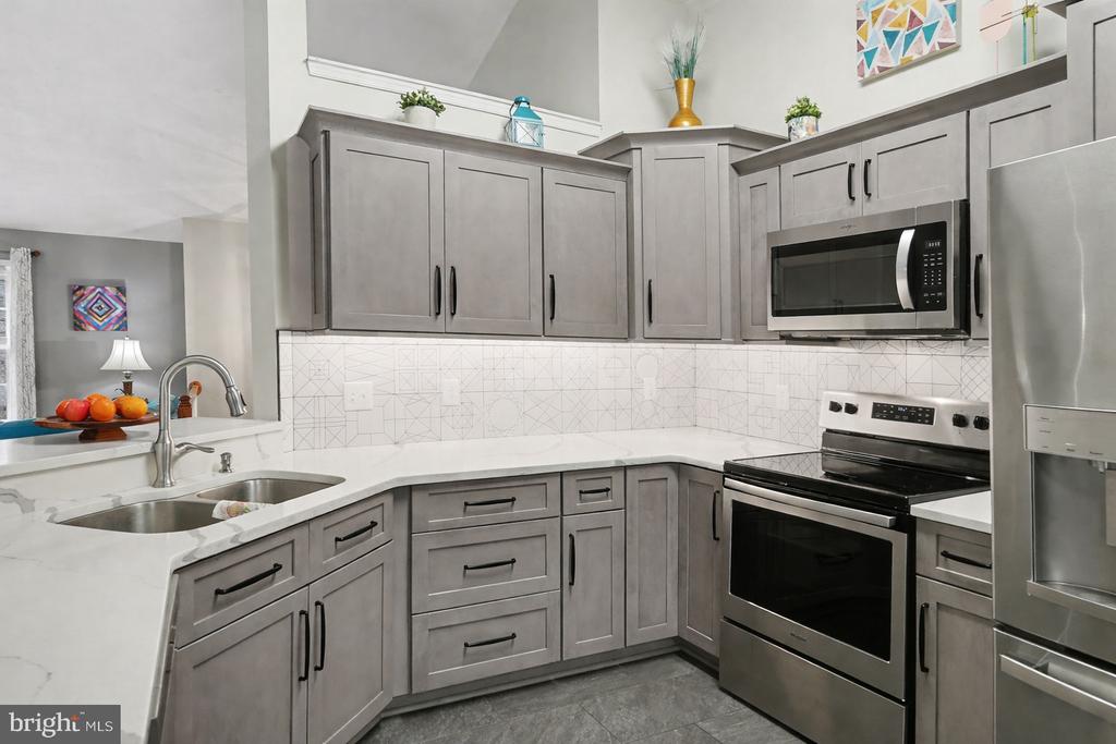 100 NUGGET DR, LOCUST GROVE, Virginia 22508, 5 Bedrooms Bedrooms, ,3 BathroomsBathrooms,Residential,100 NUGGET DR,VAOR2013596 MLS # VAOR2013596