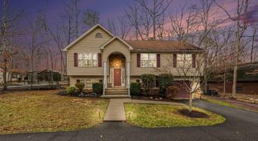 100 NUGGET DR, LOCUST GROVE, Virginia 22508, 5 Bedrooms Bedrooms, ,3 BathroomsBathrooms,Residential,100 NUGGET DR,VAOR2013596 MLS # VAOR2013596