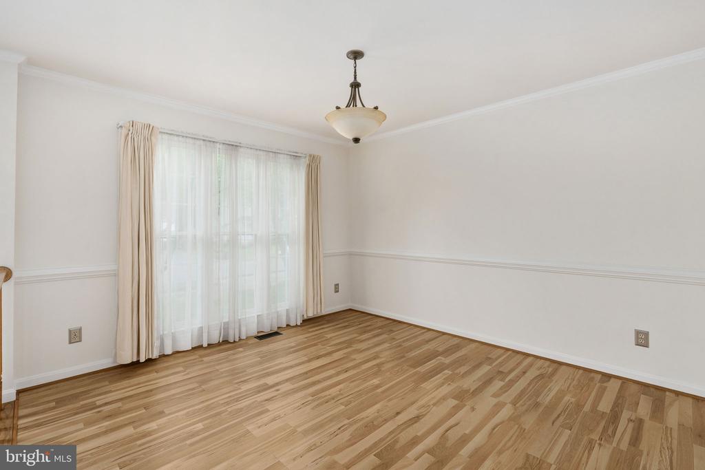 9805 KENMORE CT, FREDERICKSBURG, Virginia 22408, 4 Bedrooms Bedrooms, ,3 BathroomsBathrooms,Residential,9805 KENMORE CT,VASP2040450 MLS # VASP2040450