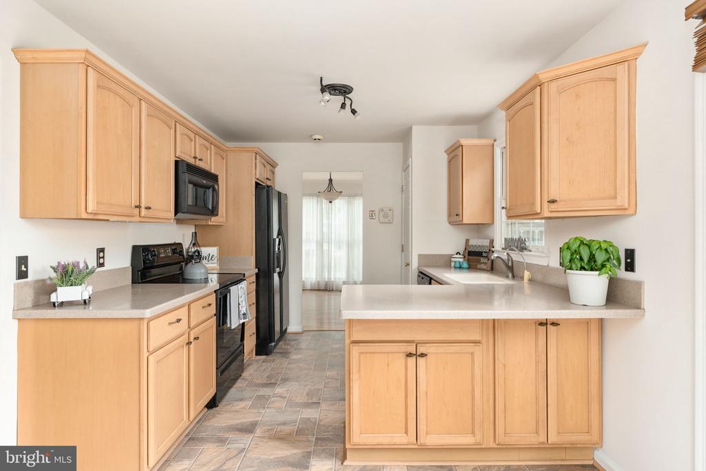 9805 KENMORE CT, FREDERICKSBURG, Virginia 22408, 4 Bedrooms Bedrooms, ,3 BathroomsBathrooms,Residential,9805 KENMORE CT,VASP2040450 MLS # VASP2040450