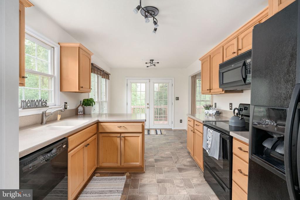 9805 KENMORE CT, FREDERICKSBURG, Virginia 22408, 4 Bedrooms Bedrooms, ,3 BathroomsBathrooms,Residential,9805 KENMORE CT,VASP2040450 MLS # VASP2040450