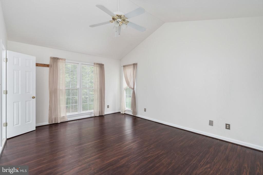 9805 KENMORE CT, FREDERICKSBURG, Virginia 22408, 4 Bedrooms Bedrooms, ,3 BathroomsBathrooms,Residential,9805 KENMORE CT,VASP2040450 MLS # VASP2040450