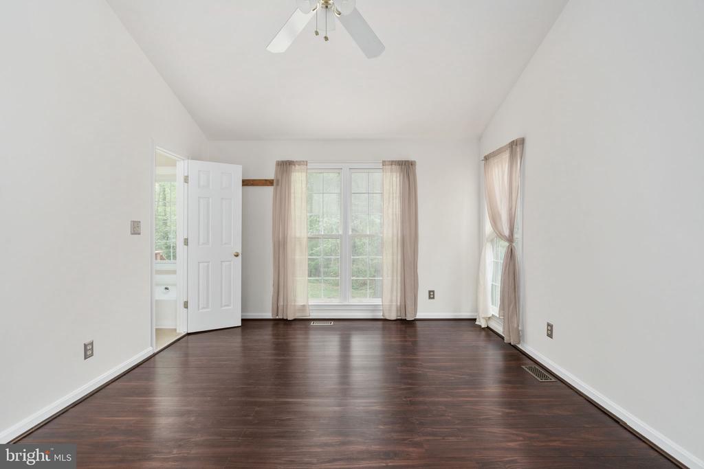 9805 KENMORE CT, FREDERICKSBURG, Virginia 22408, 4 Bedrooms Bedrooms, ,3 BathroomsBathrooms,Residential,9805 KENMORE CT,VASP2040450 MLS # VASP2040450