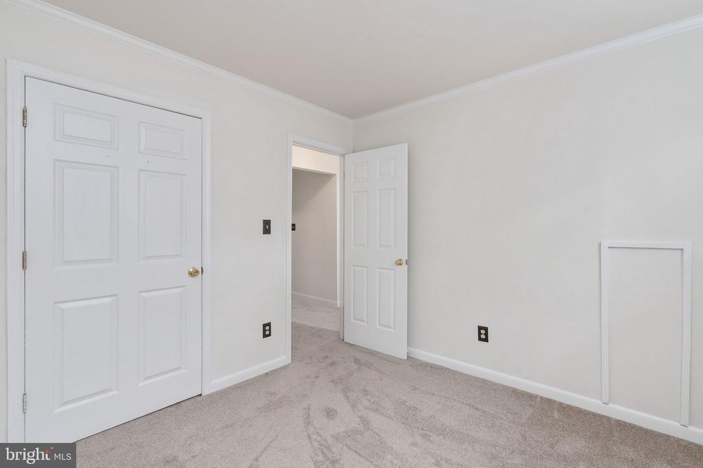 9805 KENMORE CT, FREDERICKSBURG, Virginia 22408, 4 Bedrooms Bedrooms, ,3 BathroomsBathrooms,Residential,9805 KENMORE CT,VASP2040450 MLS # VASP2040450