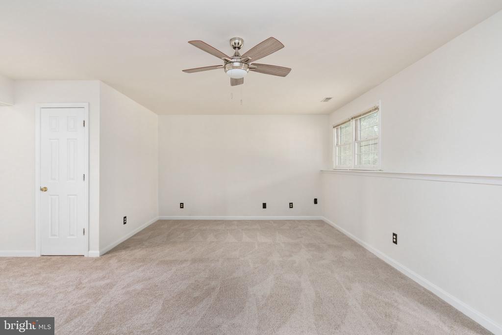 9805 KENMORE CT, FREDERICKSBURG, Virginia 22408, 4 Bedrooms Bedrooms, ,3 BathroomsBathrooms,Residential,9805 KENMORE CT,VASP2040450 MLS # VASP2040450