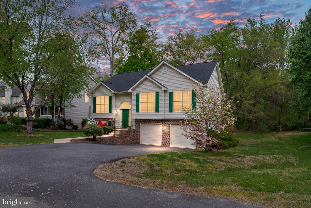 9805 KENMORE CT, FREDERICKSBURG, Virginia 22408, 4 Bedrooms Bedrooms, ,3 BathroomsBathrooms,Residential,9805 KENMORE CT,VASP2040450 MLS # VASP2040450