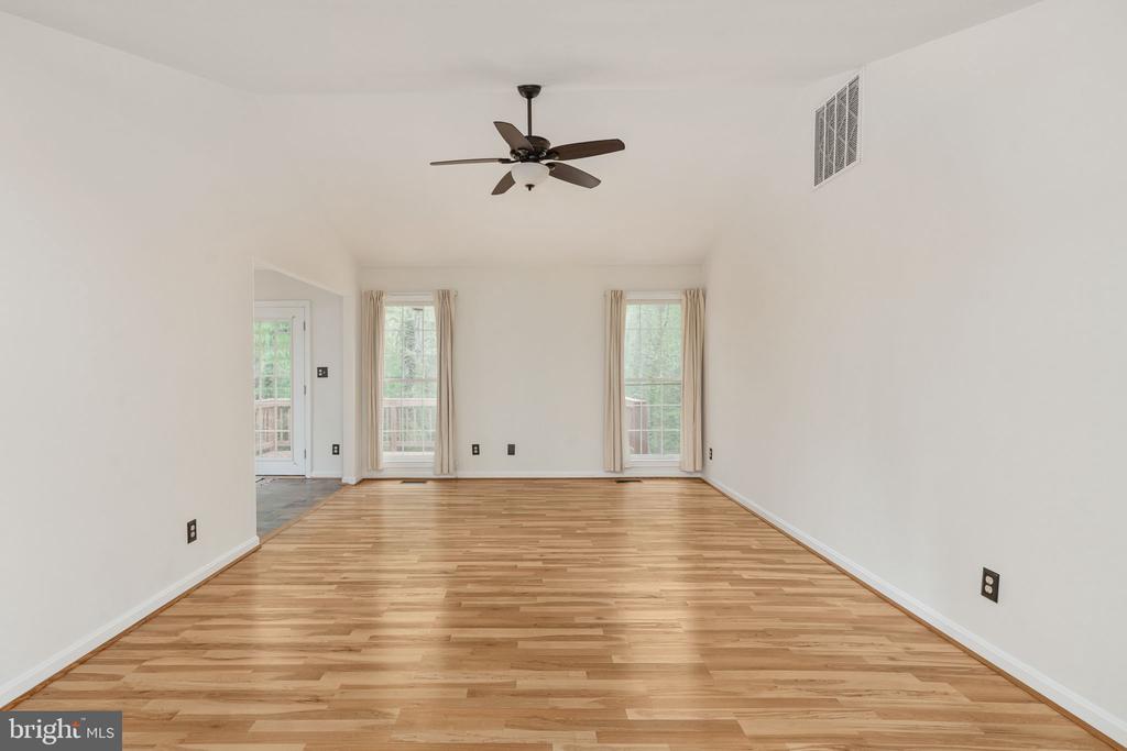 9805 KENMORE CT, FREDERICKSBURG, Virginia 22408, 4 Bedrooms Bedrooms, ,3 BathroomsBathrooms,Residential,9805 KENMORE CT,VASP2040450 MLS # VASP2040450