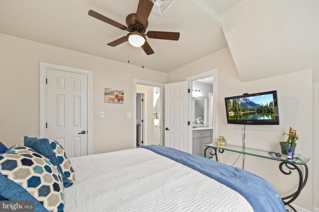 9393 BRIAR LN, DELAPLANE, Virginia, 4 Bedrooms Bedrooms, ,3 BathroomsBathrooms,Residential,9393 BRIAR LN,VAFQ2020592 MLS # VAFQ2020592