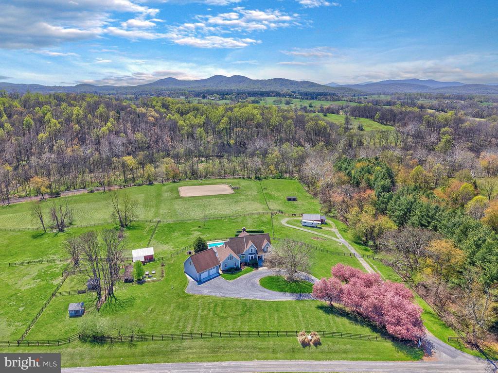 9393 BRIAR LN, DELAPLANE, Virginia, 4 Bedrooms Bedrooms, ,3 BathroomsBathrooms,Residential,9393 BRIAR LN,VAFQ2020592 MLS # VAFQ2020592