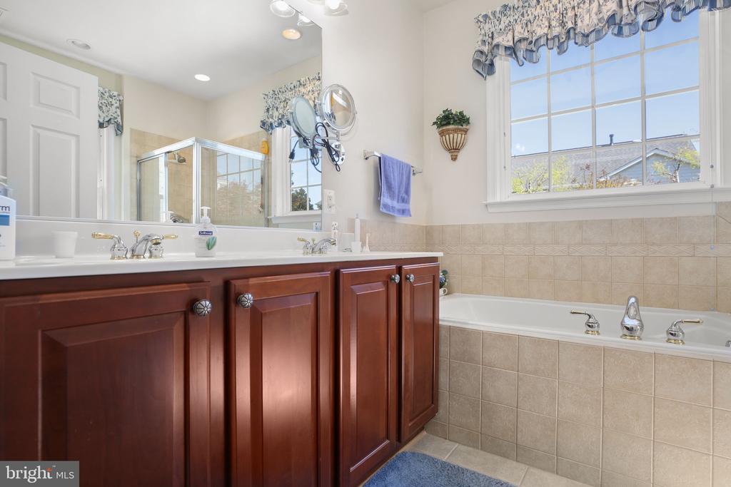 5705 W KESSLERS XING, FREDERICKSBURG, Virginia 22407, 4 Bedrooms Bedrooms, ,3 BathroomsBathrooms,Residential,5705 W KESSLERS XING,VASP2040462 MLS # VASP2040462