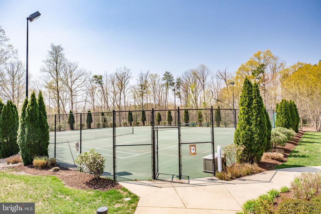 5705 W KESSLERS XING, FREDERICKSBURG, Virginia 22407, 4 Bedrooms Bedrooms, ,3 BathroomsBathrooms,Residential,5705 W KESSLERS XING,VASP2040462 MLS # VASP2040462