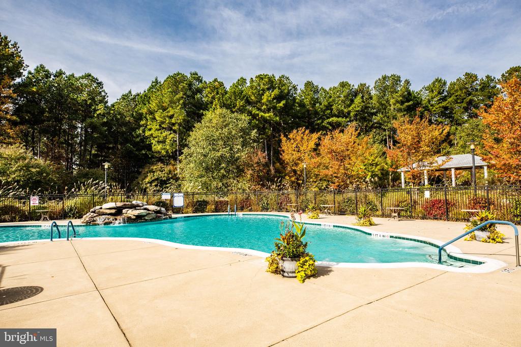 5705 W KESSLERS XING, FREDERICKSBURG, Virginia 22407, 4 Bedrooms Bedrooms, ,3 BathroomsBathrooms,Residential,5705 W KESSLERS XING,VASP2040462 MLS # VASP2040462