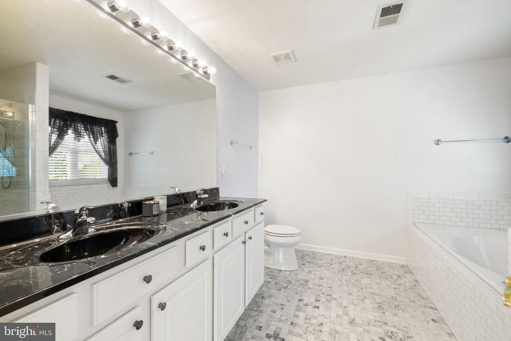 700 LANCREL RD, WARRENTON, Virginia 20186, 4 Bedrooms Bedrooms, ,2 BathroomsBathrooms,Residential,700 LANCREL RD,VAFQ2021520 MLS # VAFQ2021520