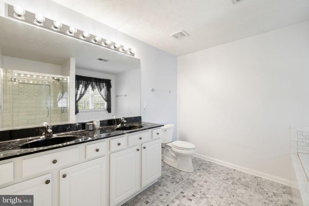 700 LANCREL RD, WARRENTON, Virginia 20186, 4 Bedrooms Bedrooms, ,2 BathroomsBathrooms,Residential,700 LANCREL RD,VAFQ2021520 MLS # VAFQ2021520