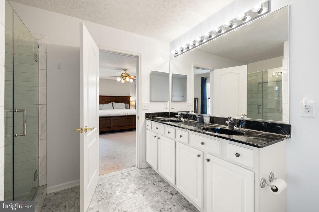 700 LANCREL RD, WARRENTON, Virginia 20186, 4 Bedrooms Bedrooms, ,2 BathroomsBathrooms,Residential,700 LANCREL RD,VAFQ2021520 MLS # VAFQ2021520