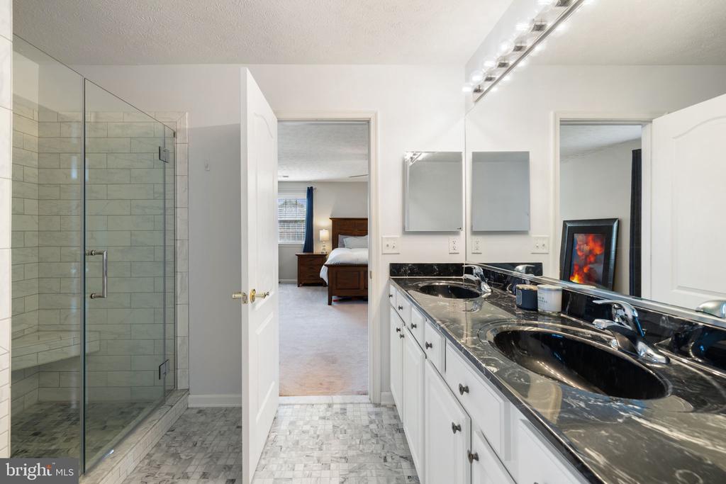 700 LANCREL RD, WARRENTON, Virginia 20186, 4 Bedrooms Bedrooms, ,2 BathroomsBathrooms,Residential,700 LANCREL RD,VAFQ2021520 MLS # VAFQ2021520