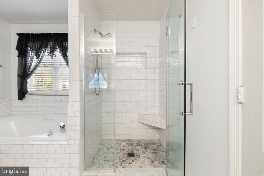 700 LANCREL RD, WARRENTON, Virginia 20186, 4 Bedrooms Bedrooms, ,2 BathroomsBathrooms,Residential,700 LANCREL RD,VAFQ2021520 MLS # VAFQ2021520