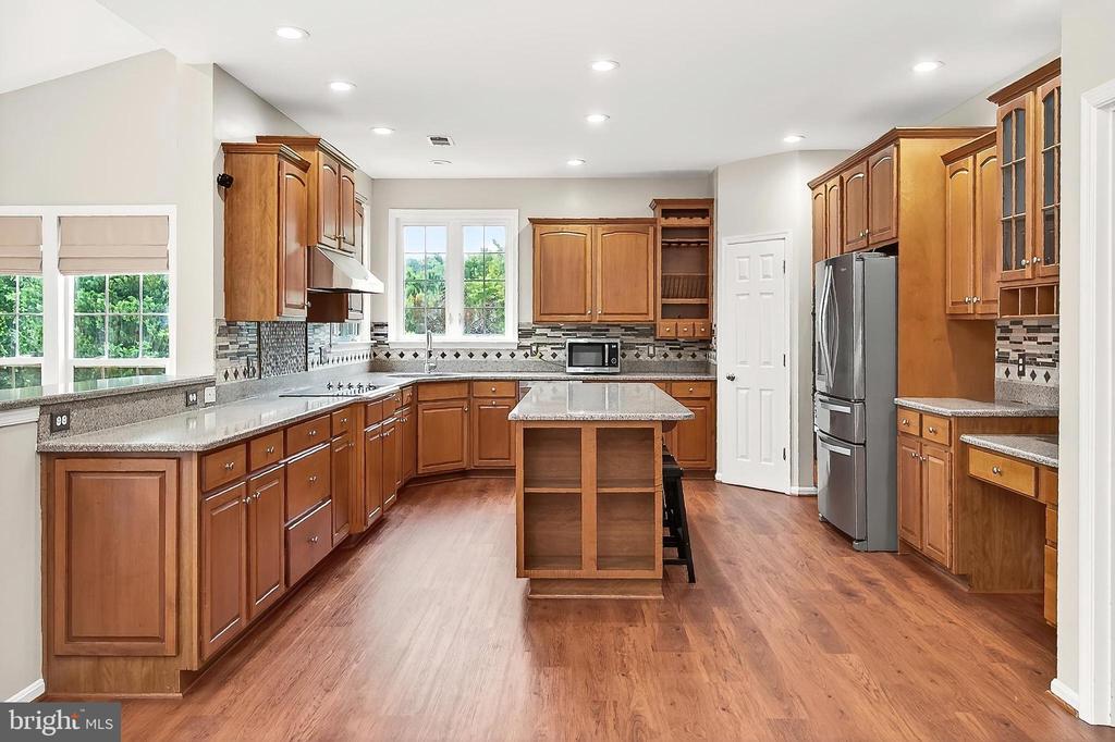 5548 EISELEY CT, WARRENTON, Virginia, 6 Bedrooms Bedrooms, ,4 BathroomsBathrooms,Residential,5548 EISELEY CT,VAFQ2021452 MLS # VAFQ2021452