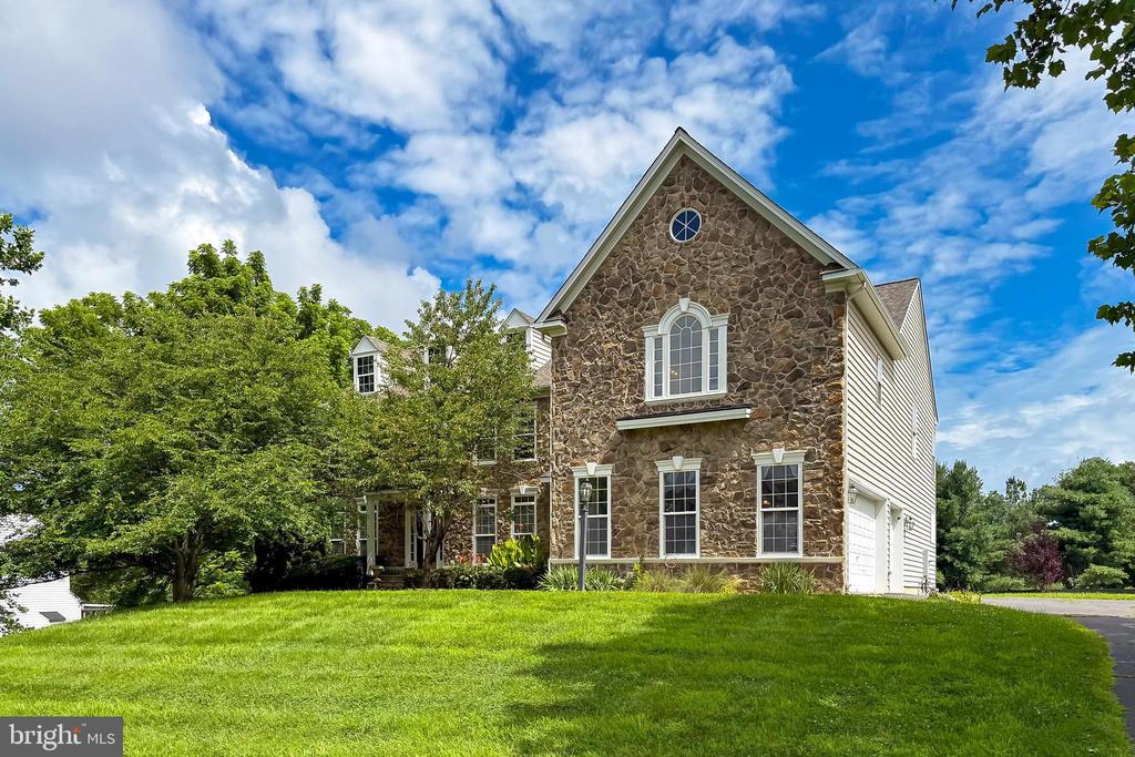 5548 EISELEY CT, WARRENTON, Virginia, 6 Bedrooms Bedrooms, ,4 BathroomsBathrooms,Residential,5548 EISELEY CT,VAFQ2021452 MLS # VAFQ2021452