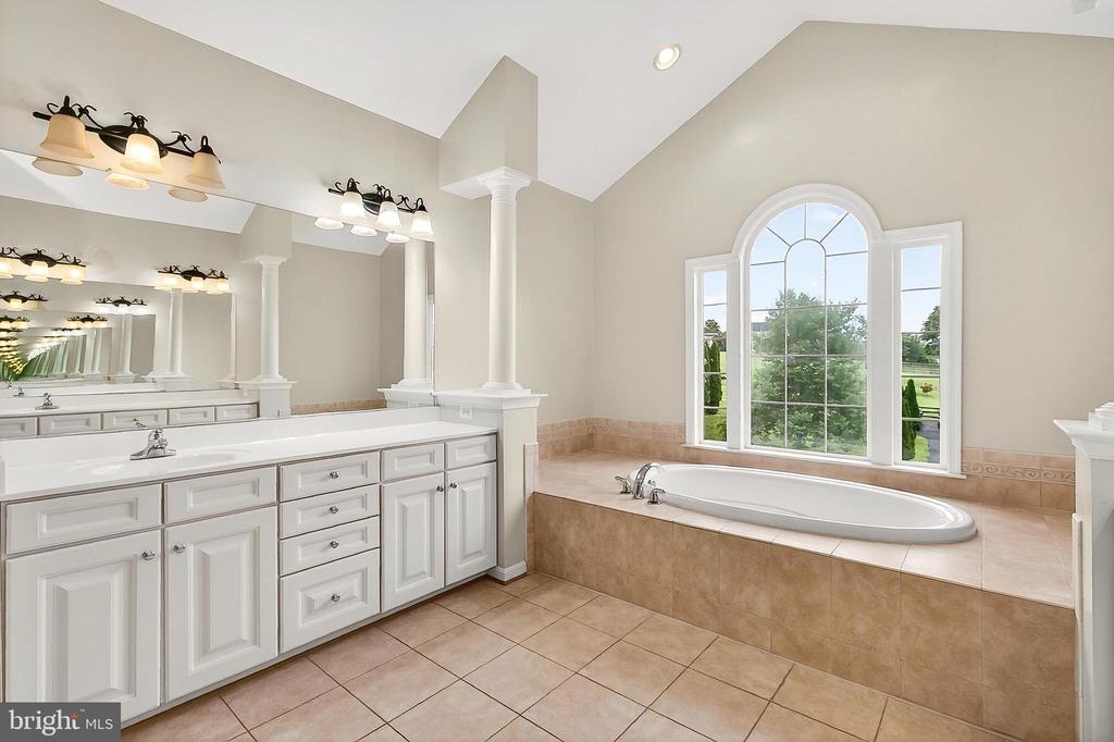 5548 EISELEY CT, WARRENTON, Virginia, 6 Bedrooms Bedrooms, ,4 BathroomsBathrooms,Residential,5548 EISELEY CT,VAFQ2021452 MLS # VAFQ2021452